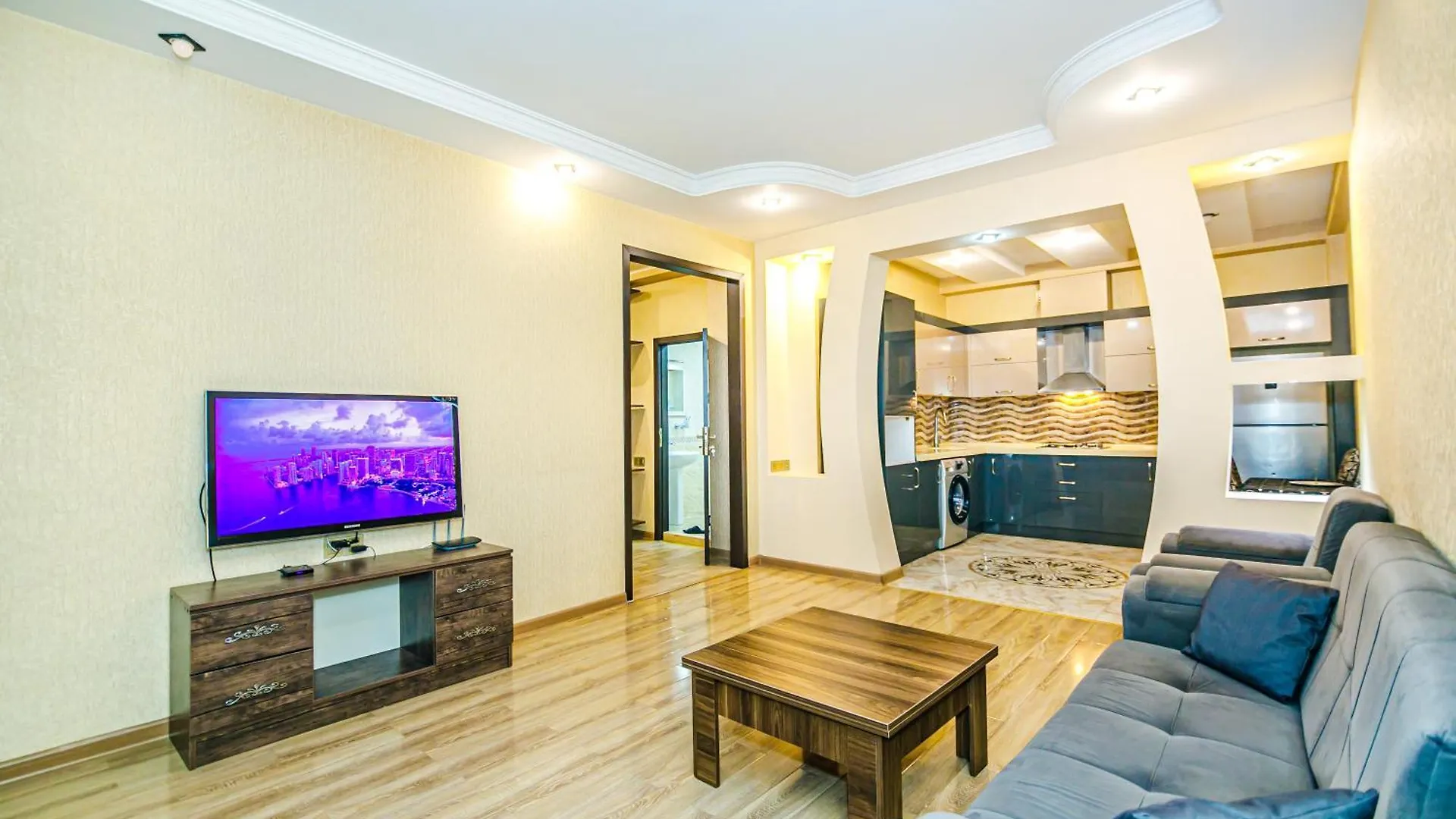 Magnificent Vacation Apartment By Bea Paradise location